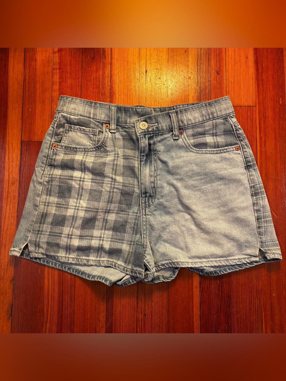 AMERICAN EAGLE Womens size 4 Blue Denim Plaid HIGHEST RISE MOM SHORTS